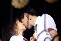 李宏毅直播爆料邢菲视频,引发网友热议